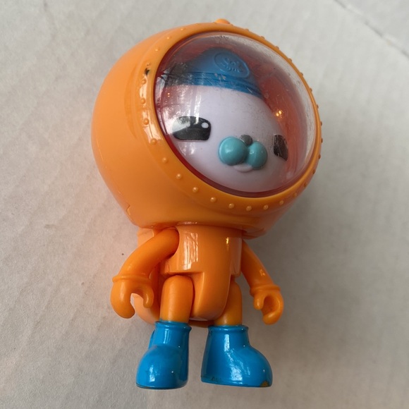 2/$15 Octonauts captain barnacles figure - Picture 2 of 5